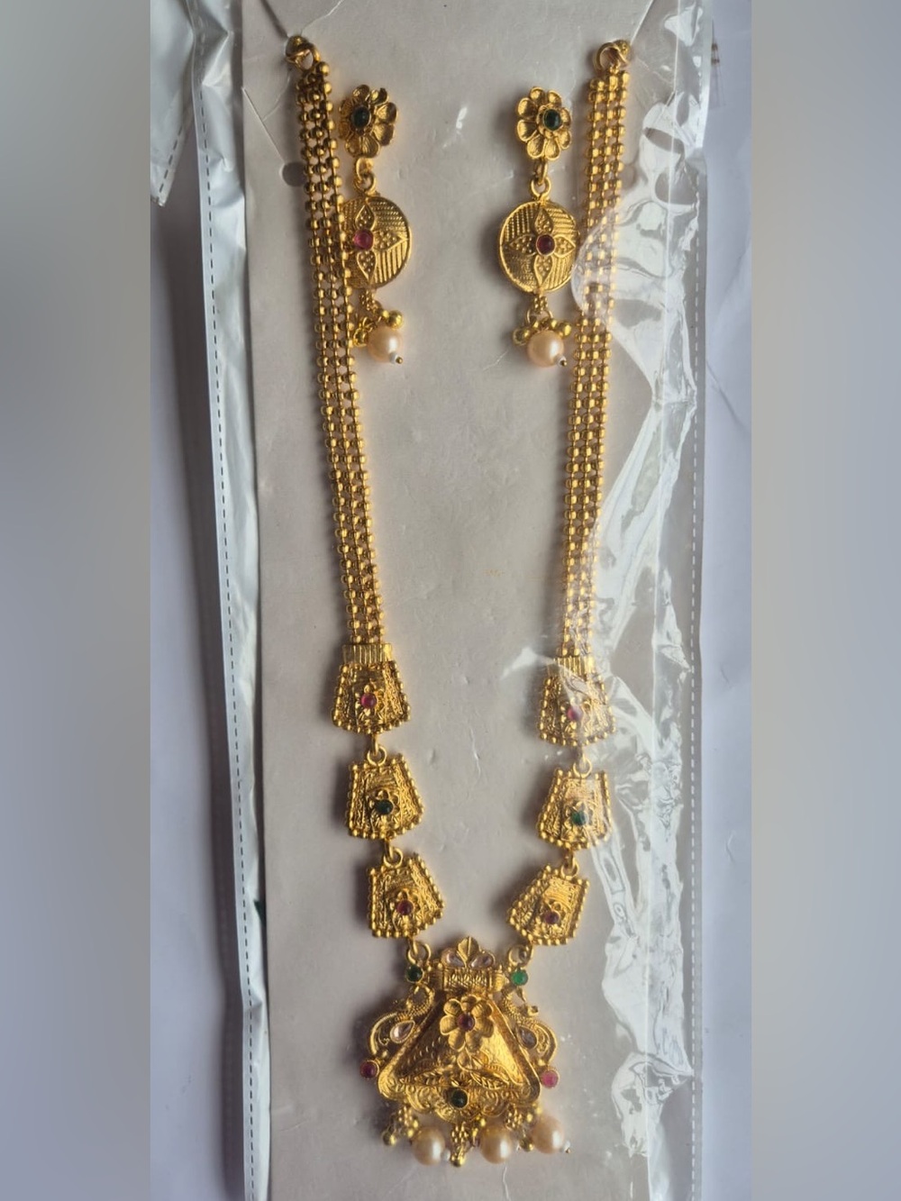 Traditional Gold-Tone Floral Pendant Necklace and Earrings Set